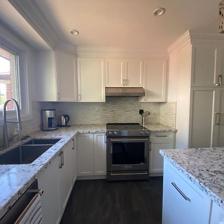 Yonge And Finch Subway !L Spacious & Bright Private Bedroom With Shared Amenties Toronto Bagian luar foto