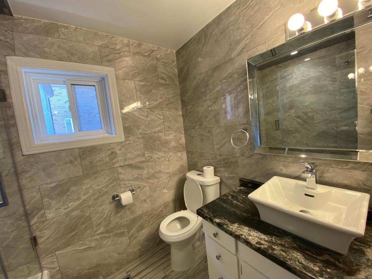 Yonge And Finch Subway !L Spacious & Bright Private Bedroom With Shared Amenties Toronto Bagian luar foto
